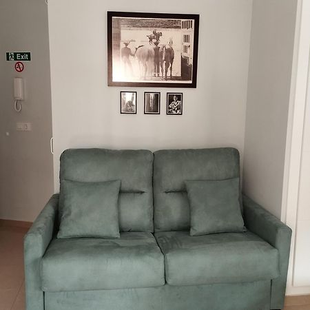 Apartamento La Fuente 27 Tomares Extérieur photo